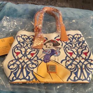 Disney Dooney & Bourke Princess Snow White Emily Tote Bag Purse.